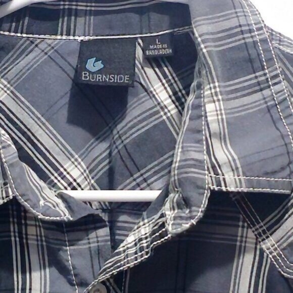 Burnside Short Sleeve Button Shirt - Large Youth/Small Woman - See Measurements - Picture 3 of 13